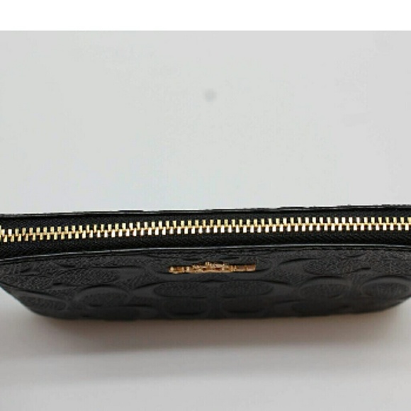 Coach NWT Corner Zip Signature LTHR - Picture 6 of 6